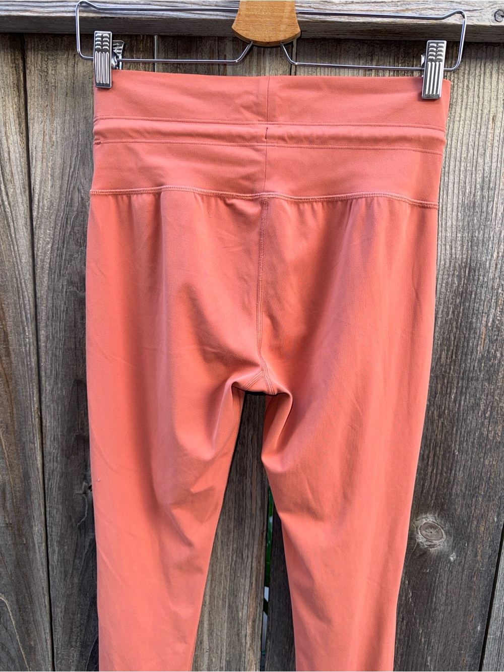 Vuori Daily Form Legging Size Medium - Picture 3 of 7